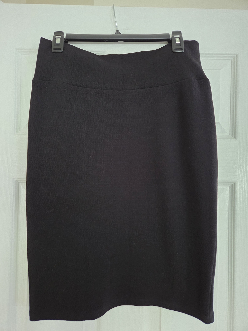 LuLaRoe Black Pencil Skirt - Sleek Work-to-Event Staple Large